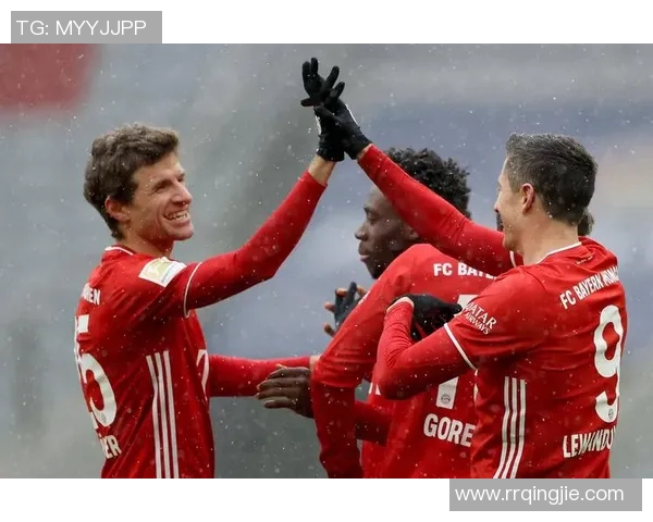 拜仁大胜弗赖堡，展现绝对统治地位